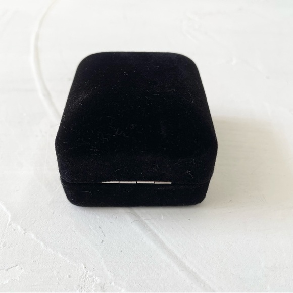 Black velvet ring box vintage ring case vintage black wedding ring case - Picture 6 of 11